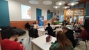 Persone sedute che assistono alla Presentazione del libro "il pozzo delle bambole" di Simona Baldelli, 15 aprile 2024