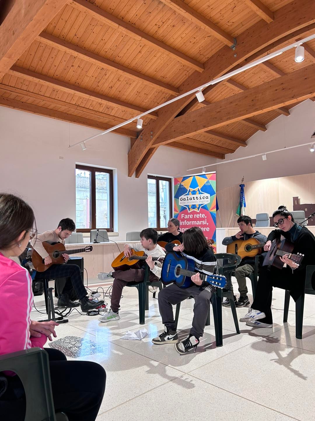 ragazzi partecipanti al corso di musica