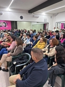 Evento dedicato alla parità di genere con ospite la giornalista Michela Marzano Il pubblico partecipante l'incontro del nodo