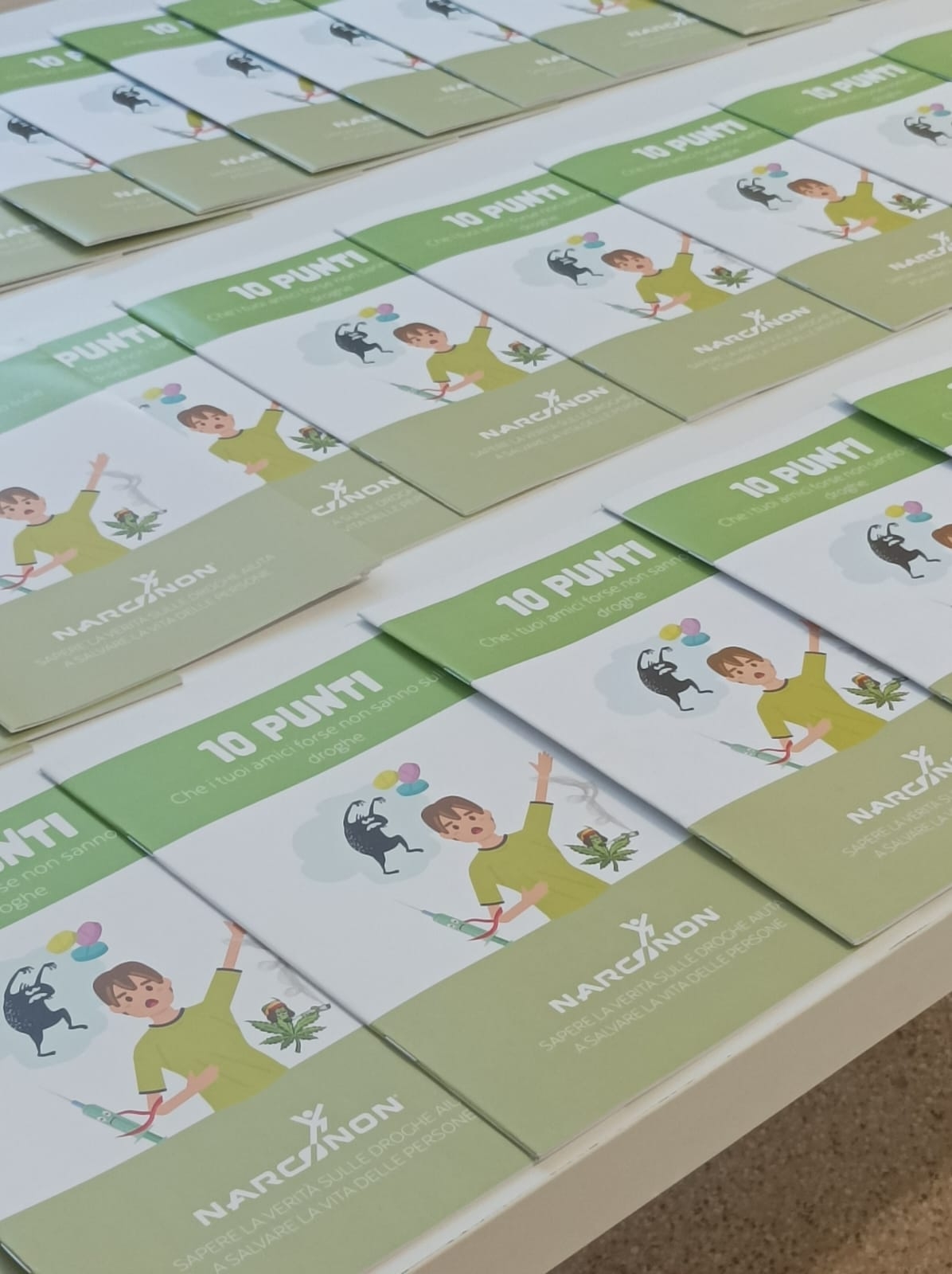 Brochure dell'incontro "La verità sulle droghe"