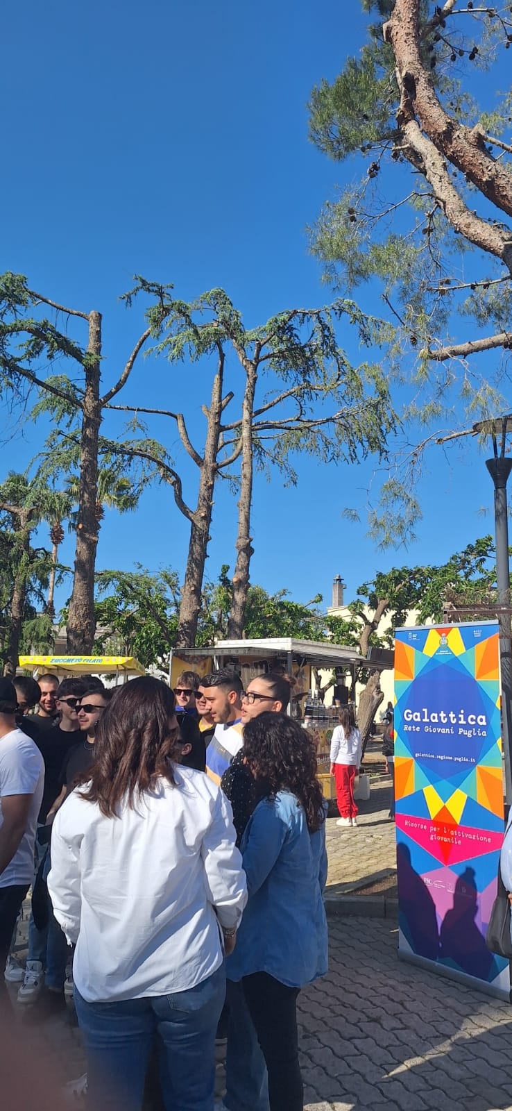 gruppo di ragazzi durante l'evento di promozione dei laboratori