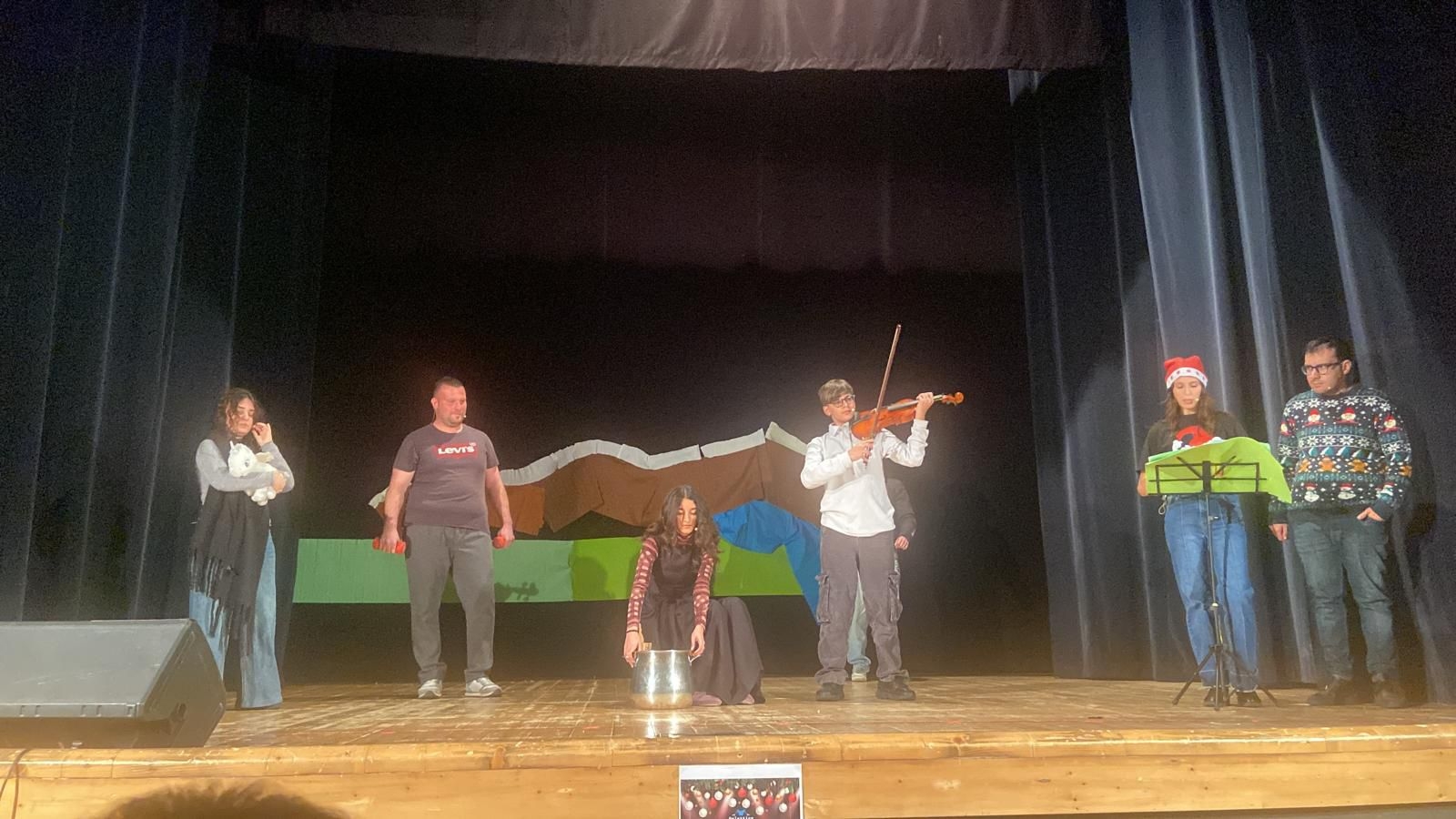 spettacolo teatrale finale "MISSIONE NATALE"