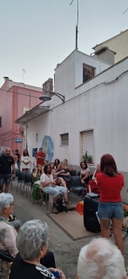 L'evento finale per la presentazione pubblica gruppo di persone durante l'evento finale di coltiviamo il paese