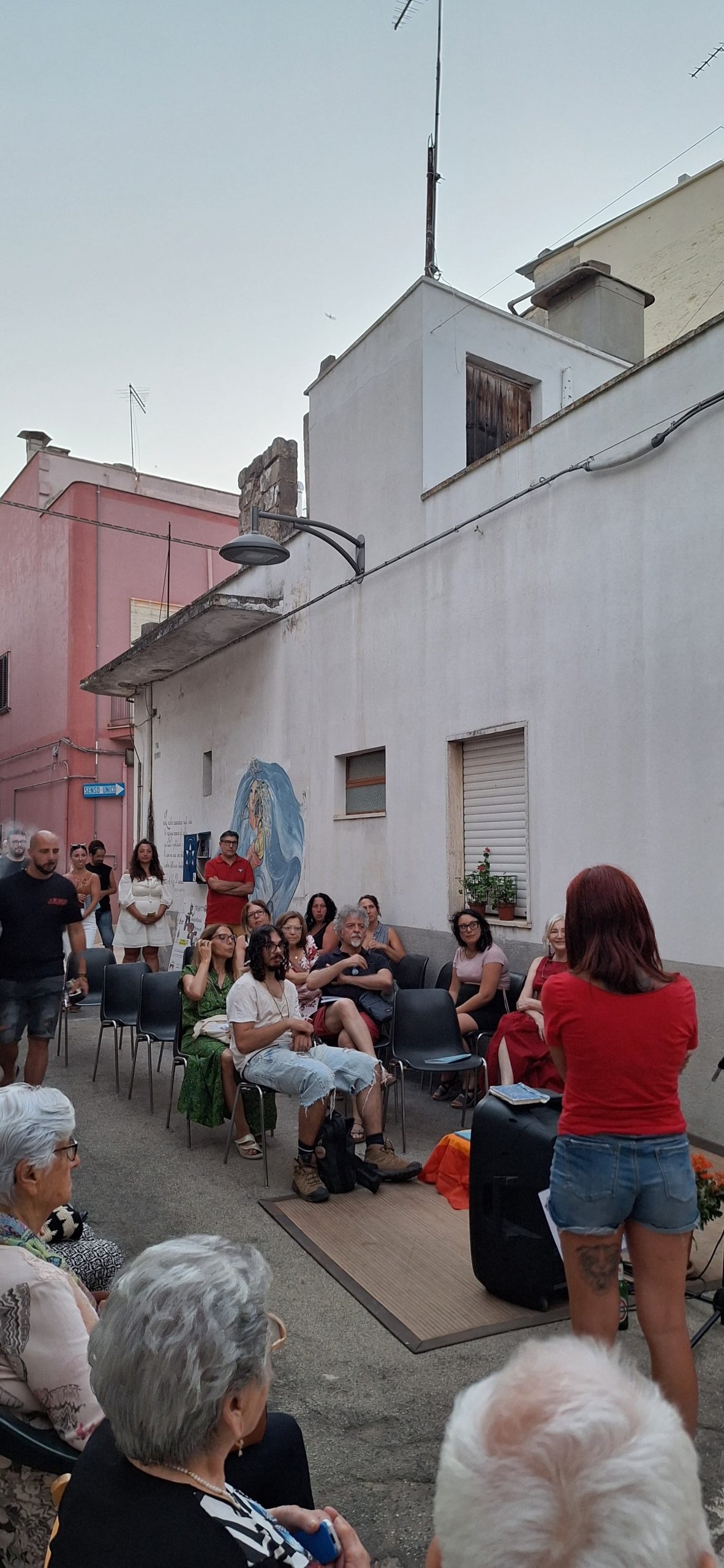 gruppo di persone durante l'evento finale di coltiviamo il paese